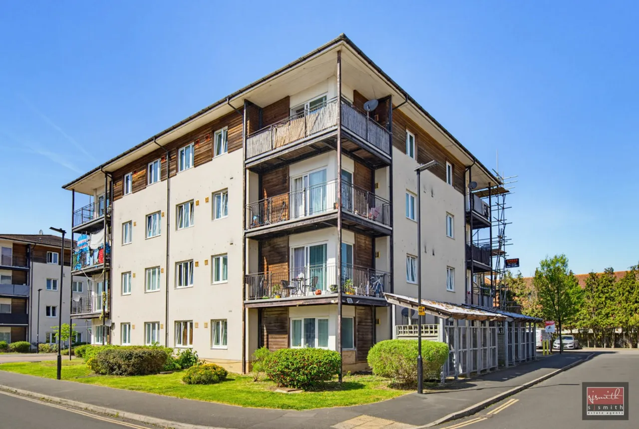 2 bed flat for sale, Alliance Close, Hounslow