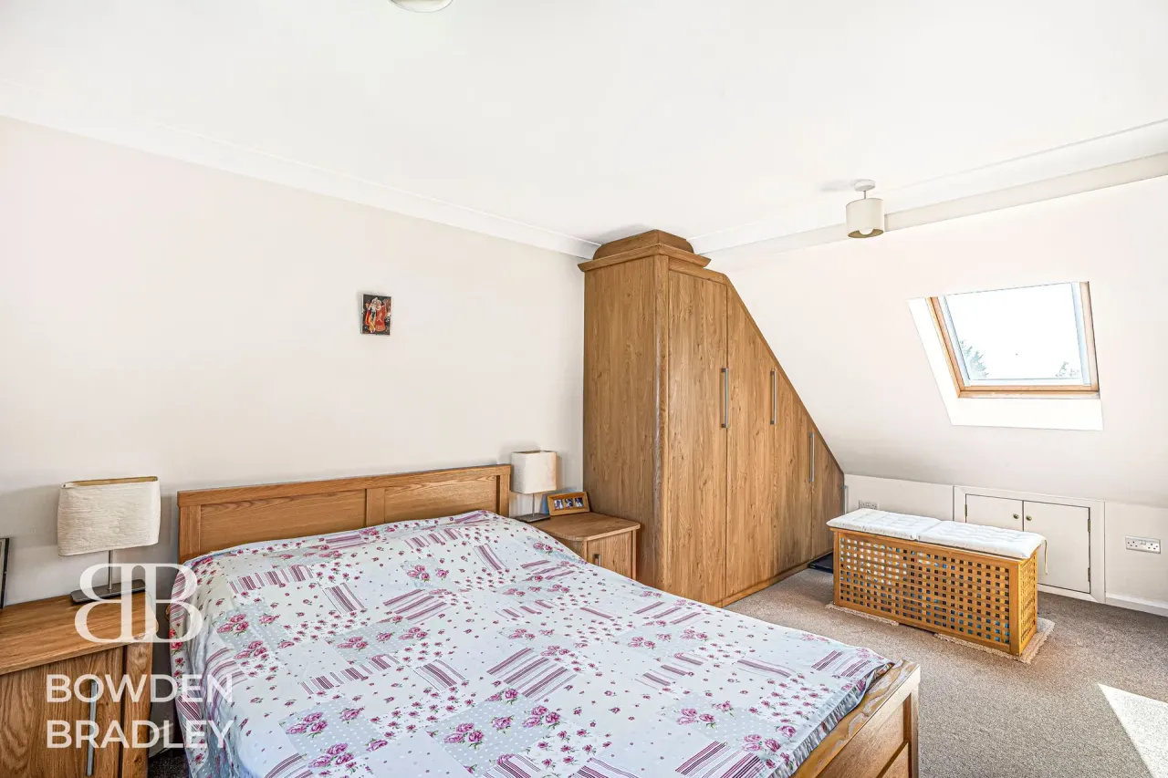 Applegarth Drive, Ilford, IG2, photo 12