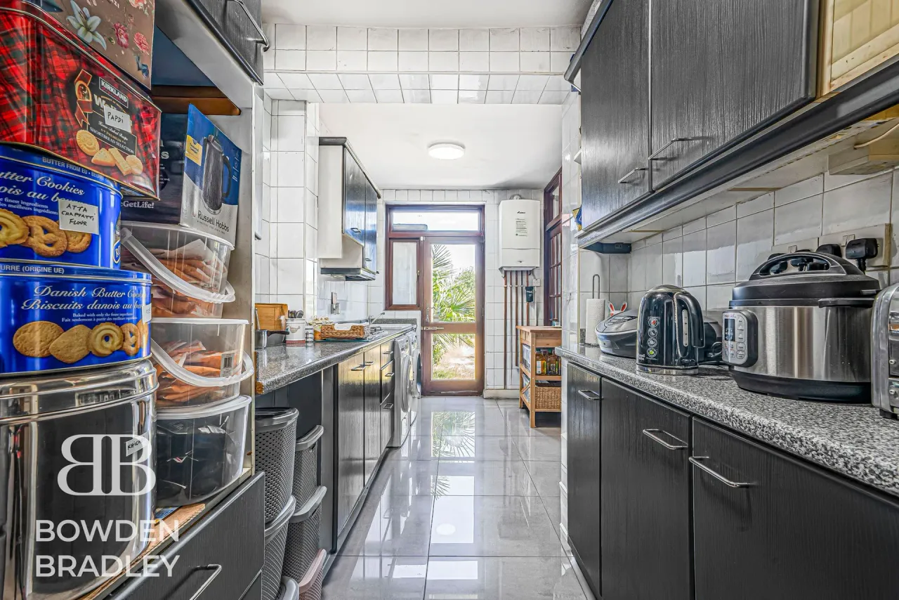 Applegarth Drive, Ilford, IG2, photo 31