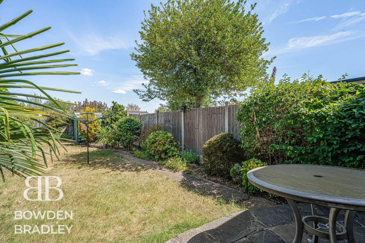 Applegarth Drive, Ilford, IG2, photo 18