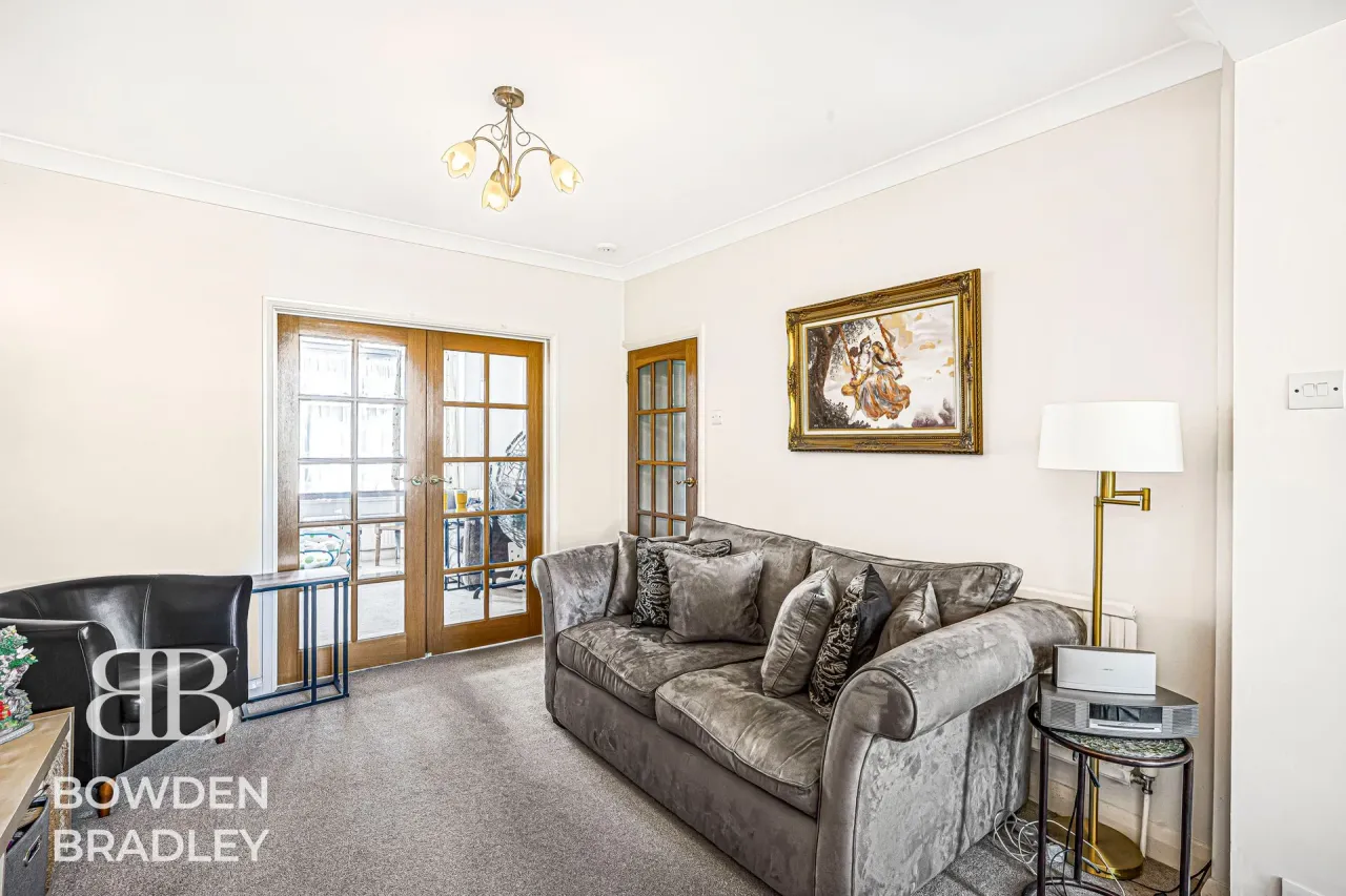 Applegarth Drive, Ilford, IG2, photo 27