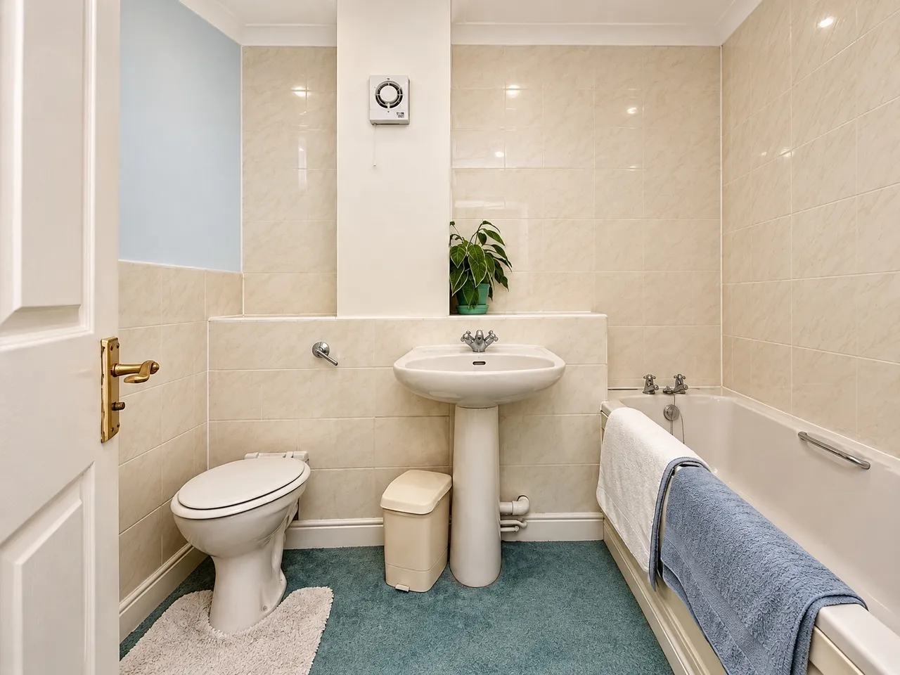 The Slipway, Staverton, BA14, photo 4