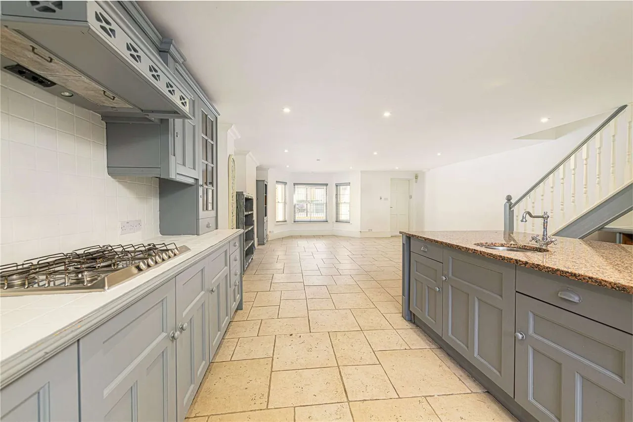 5 bed house for sale — Chelsham Road, London, SW4 6NP