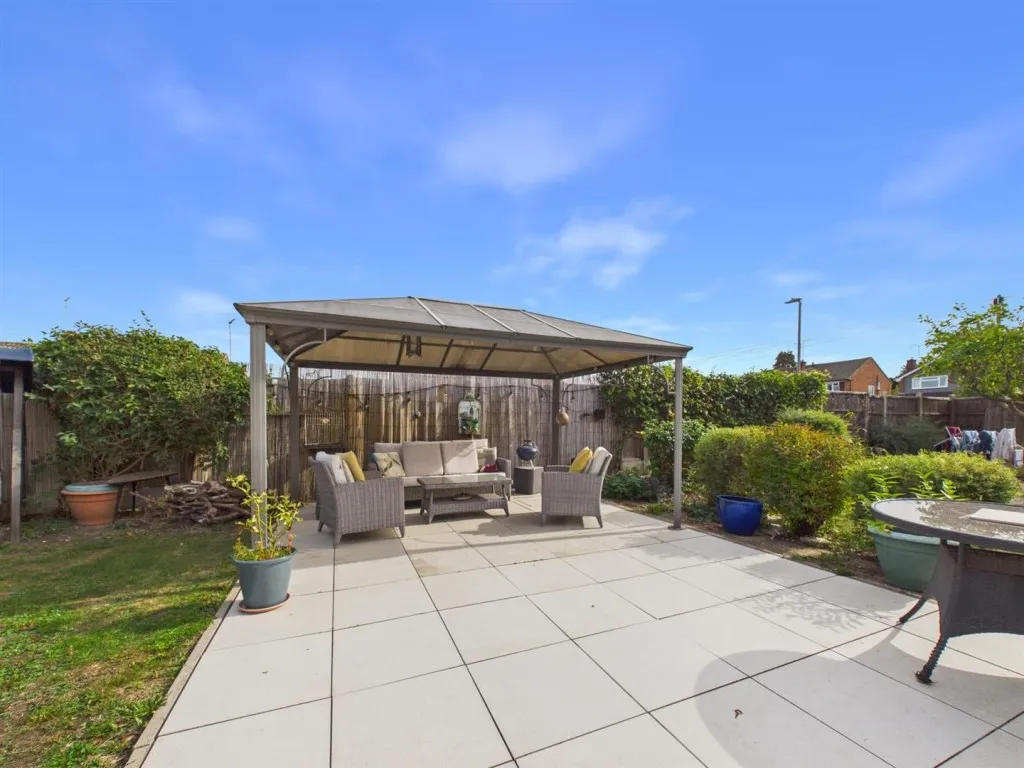 Broughton Avenue, Aylesbury, photo 9