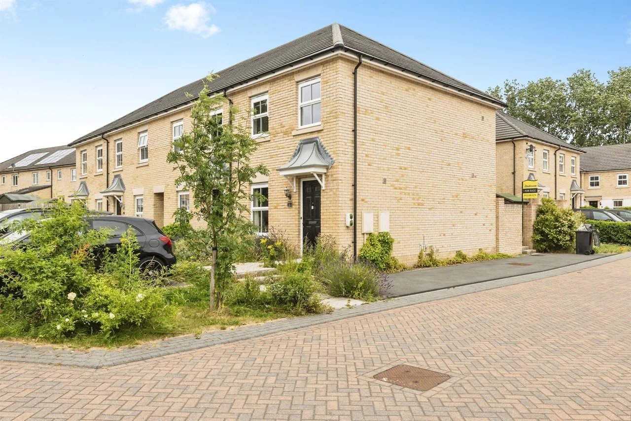 2 bed house for sale, Castle Hill Close, Garforth, LS25