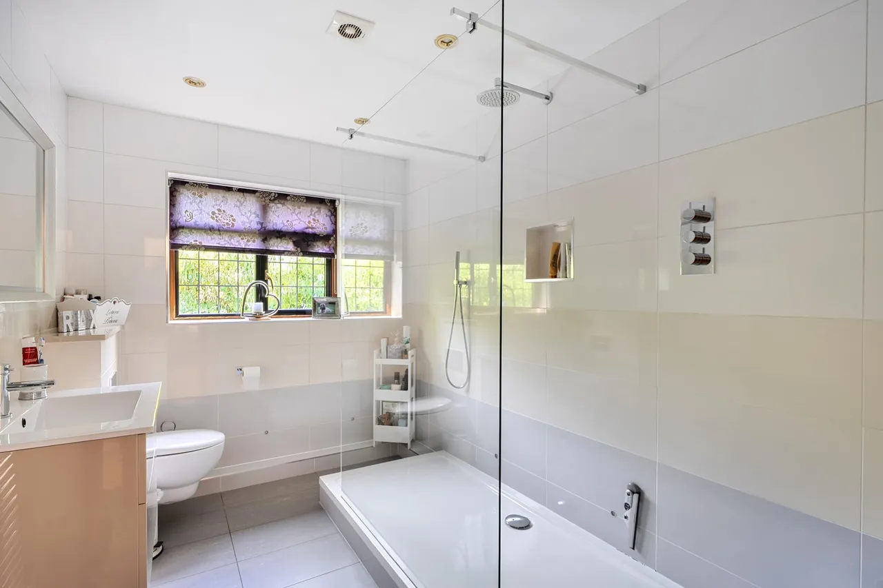 Beech Drive, Kingswood, KT20, photo 27