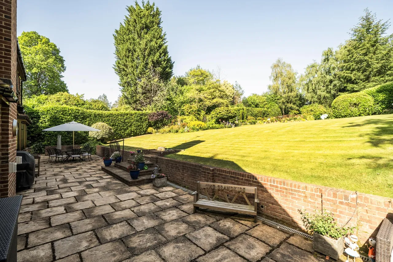 Beech Drive, Kingswood, KT20, photo 33