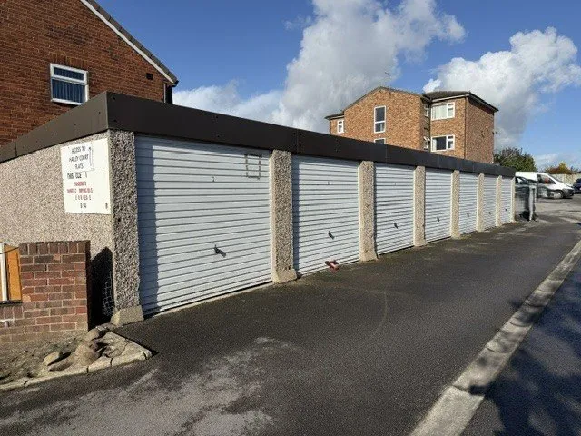 long_term to rent, Harley Court, Leeds, LS13