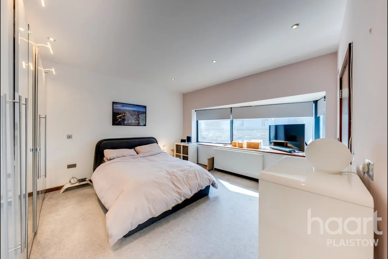 Duchess Drive, London, E13, photo 28