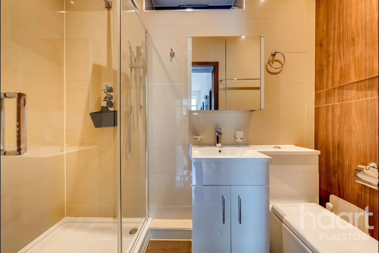 Duchess Drive, London, E13, photo 21