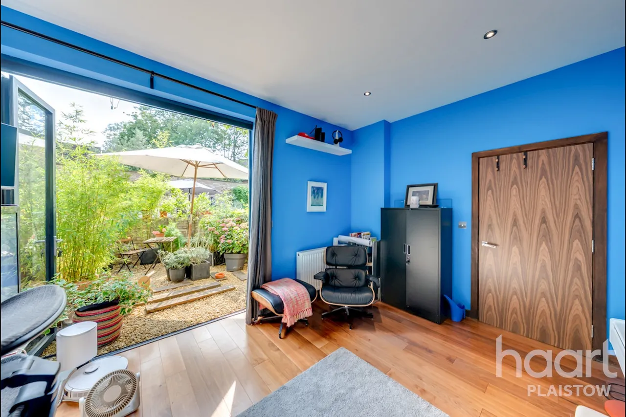Duchess Drive, London, E13, photo 17