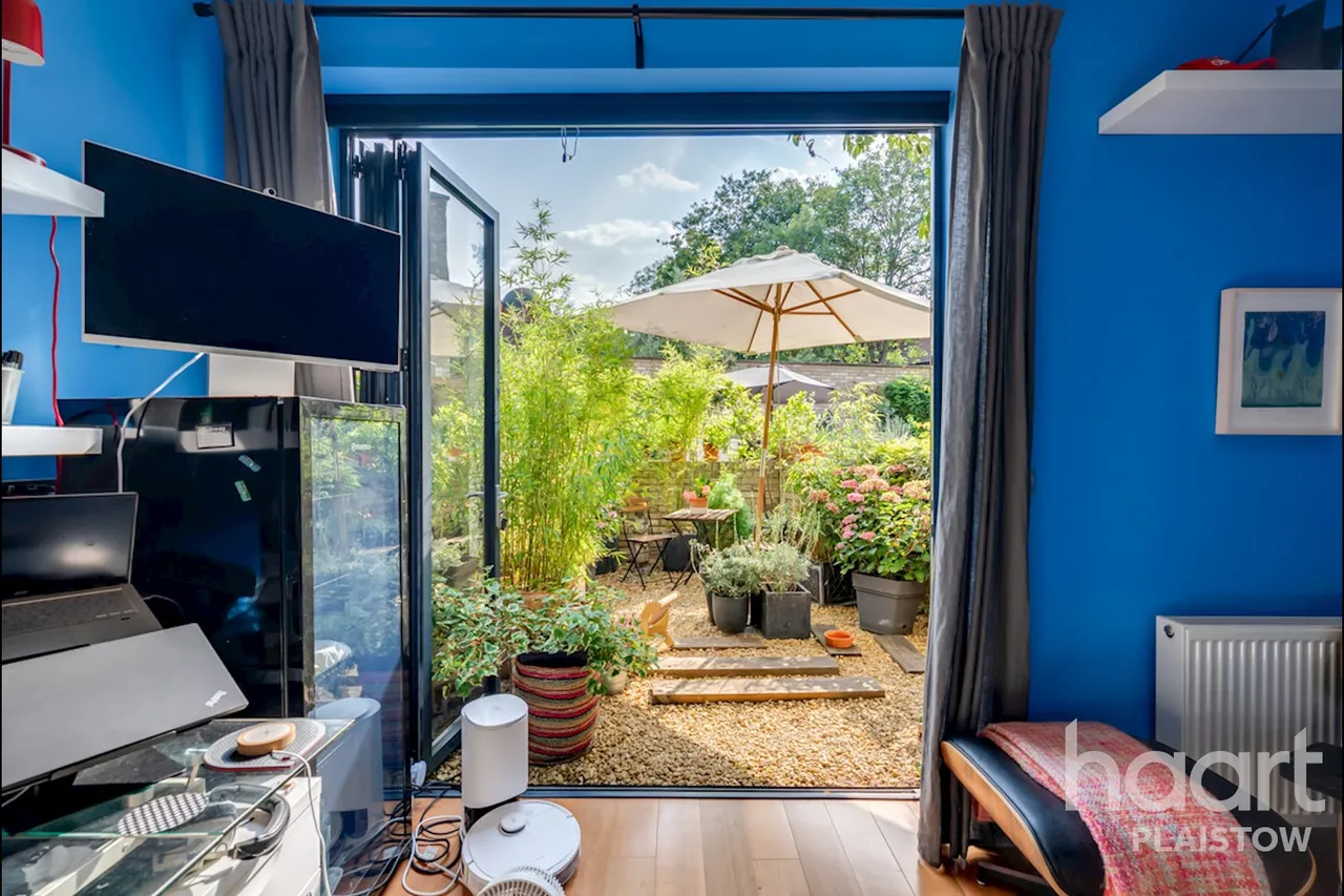 Duchess Drive, London, E13, photo 18