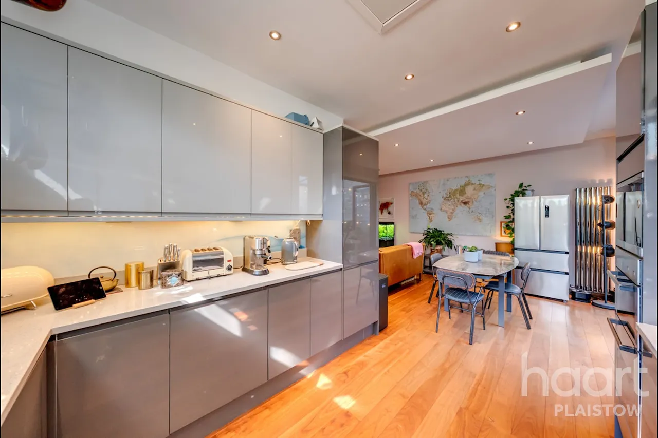 Duchess Drive, London, E13, photo 10