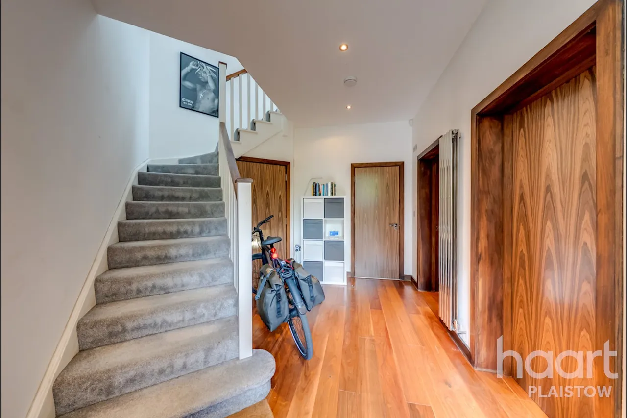 Duchess Drive, London, E13, photo 24