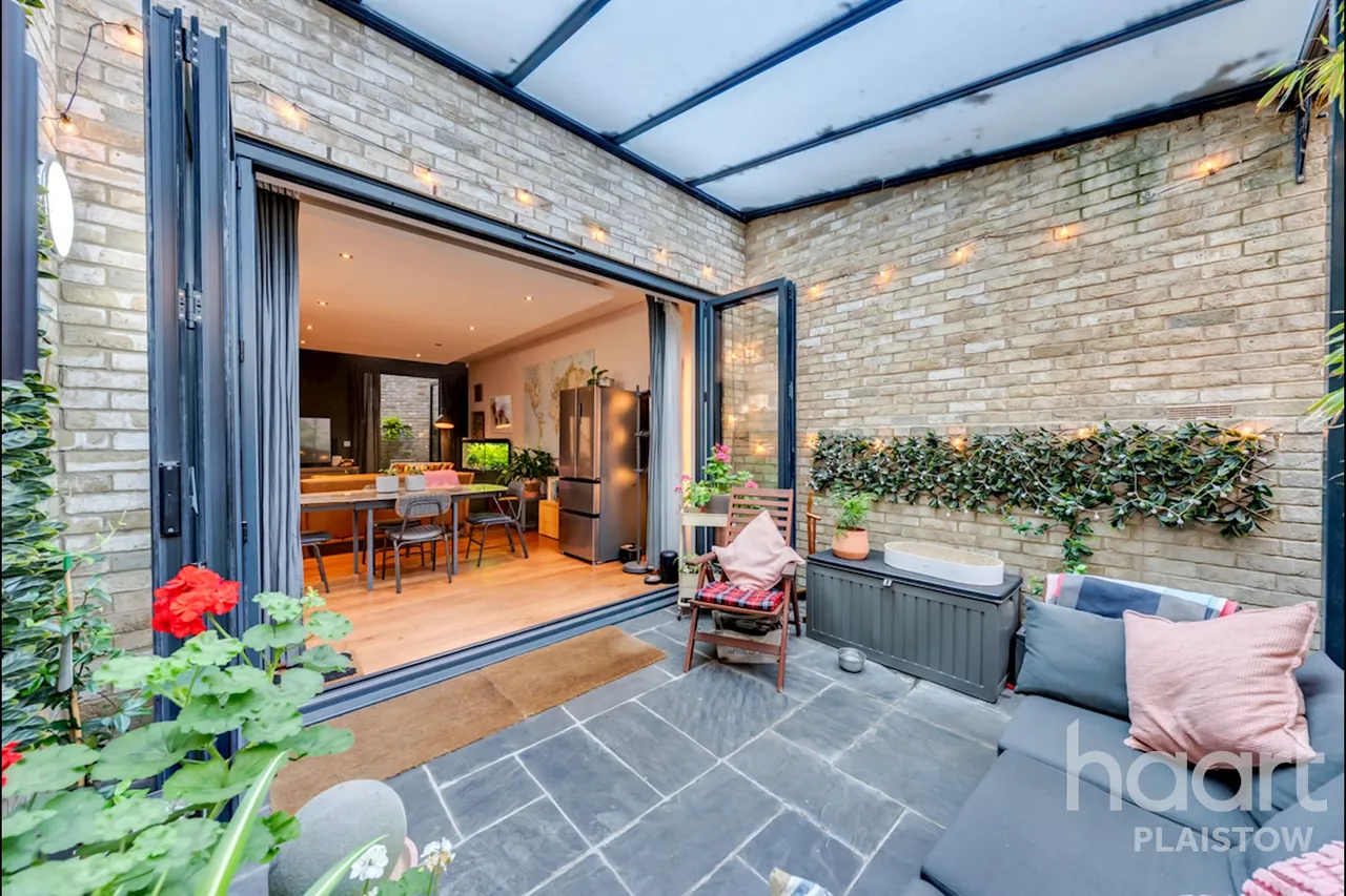 Duchess Drive, London, E13, photo 13