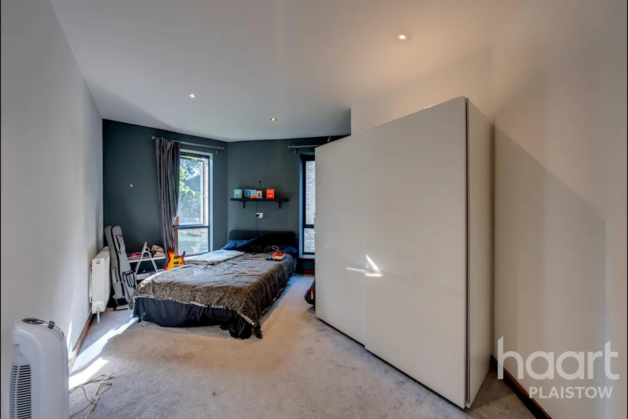 Duchess Drive, London, E13, photo 25