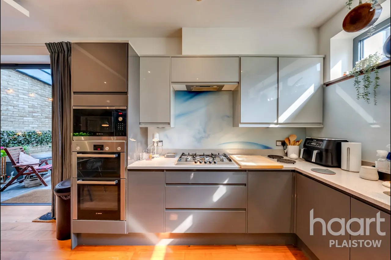 Duchess Drive, London, E13, photo 9
