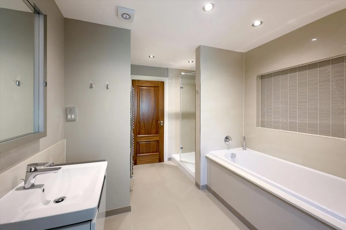 Abbots Drive, Wentworth, GU25, photo 18