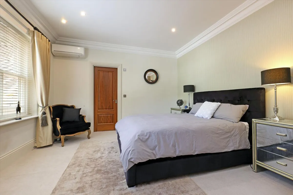 Abbots Drive, Wentworth, GU25, photo 17