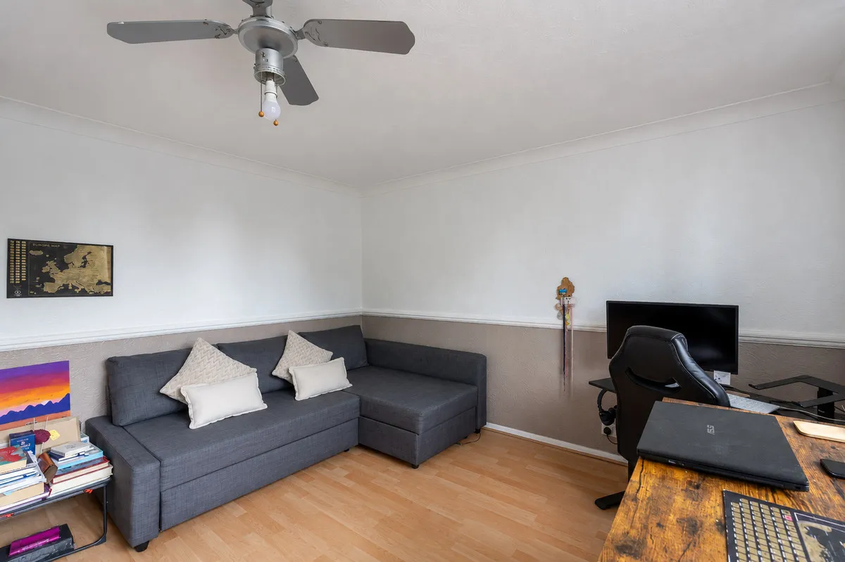 Morden, SM4, photo 7