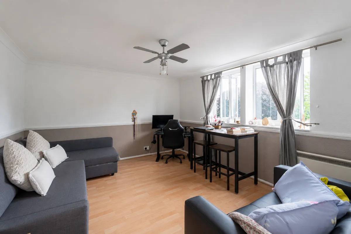 Morden, SM4, photo 20