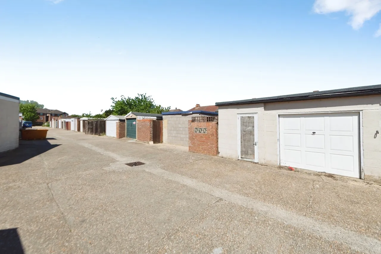 Avery Lane, Gosport, PO12, photo 4