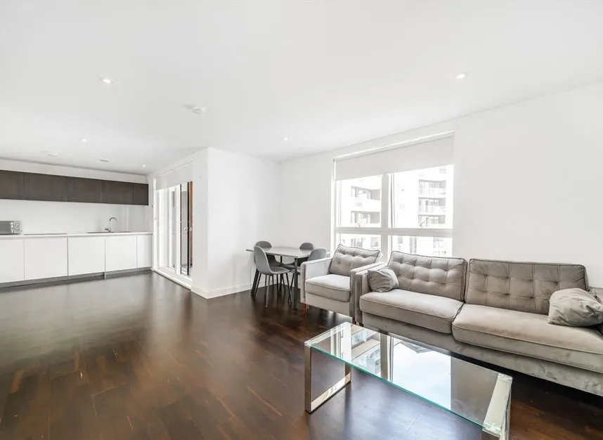 Pump House Crescent, Brentford, TW8, photo 2