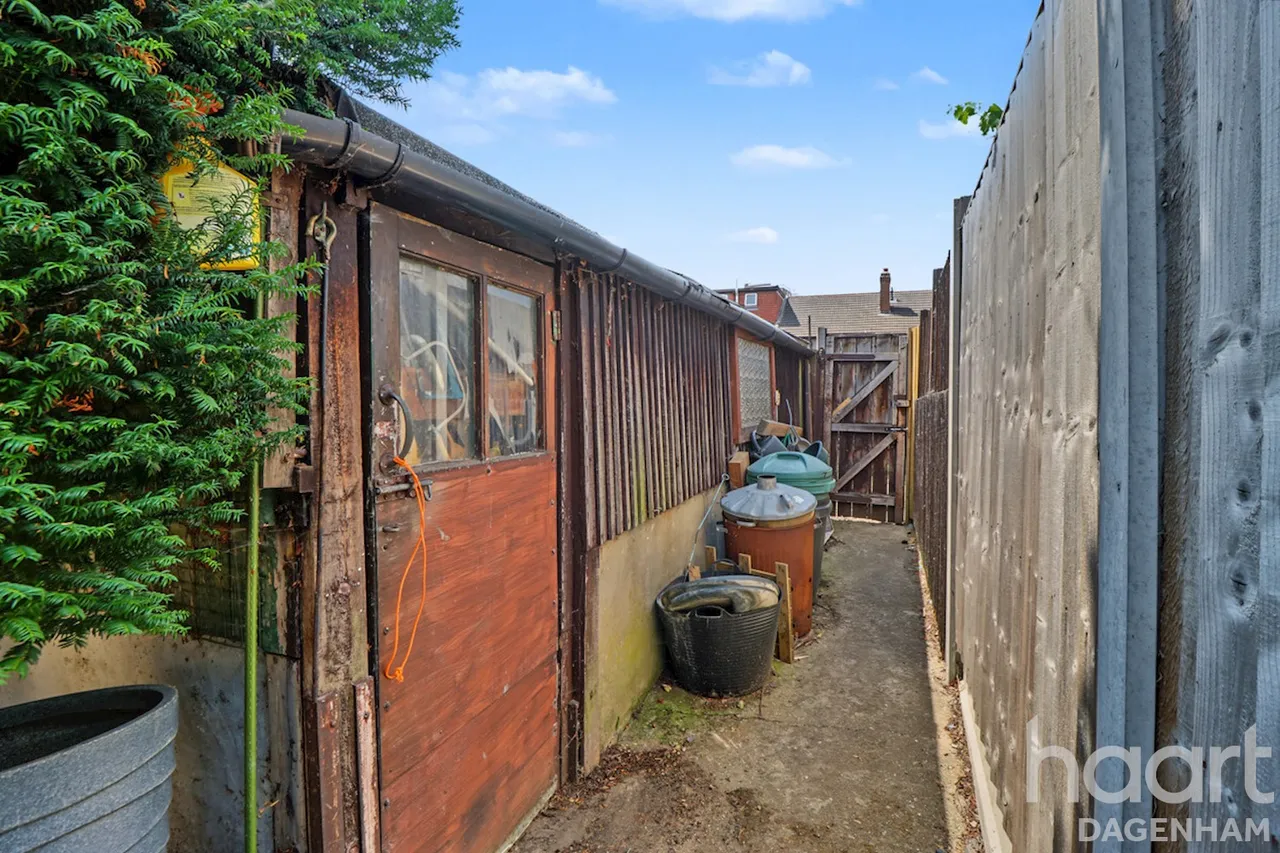 Church Lane, Dagenham, RM10, photo 15