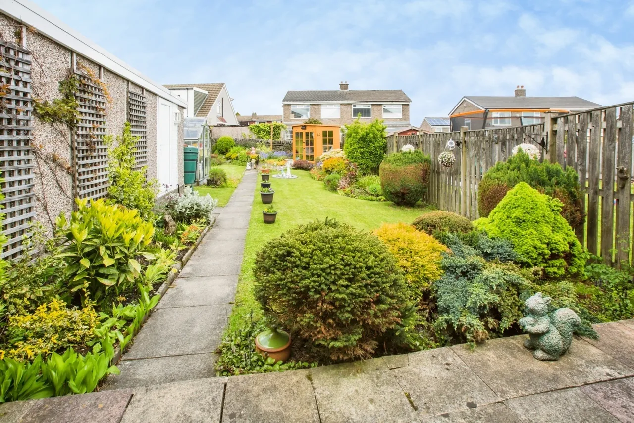 Tewit Lane, HALIFAX, West Yorkshire, HX2, photo 15