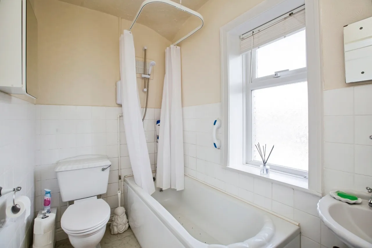 Tewit Lane, HALIFAX, West Yorkshire, HX2, photo 7