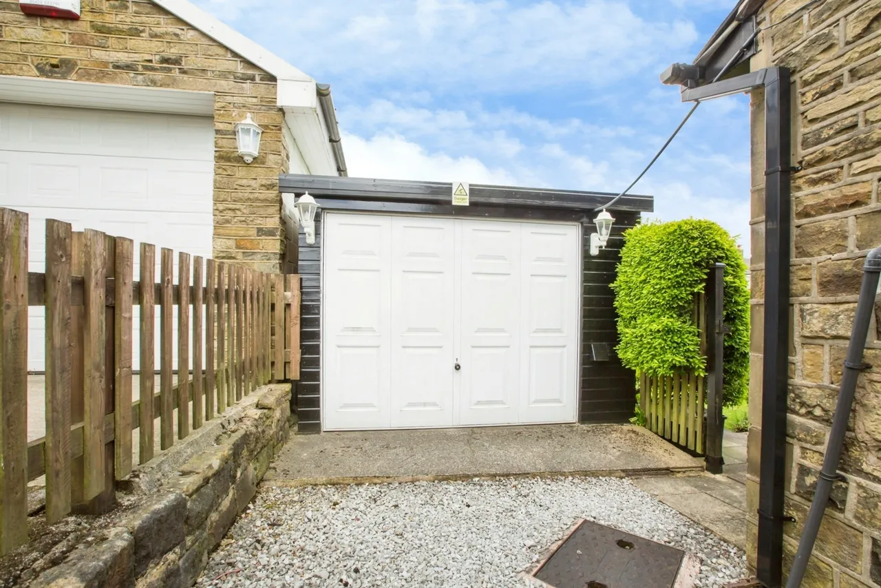 Tewit Lane, HALIFAX, West Yorkshire, HX2, photo 11