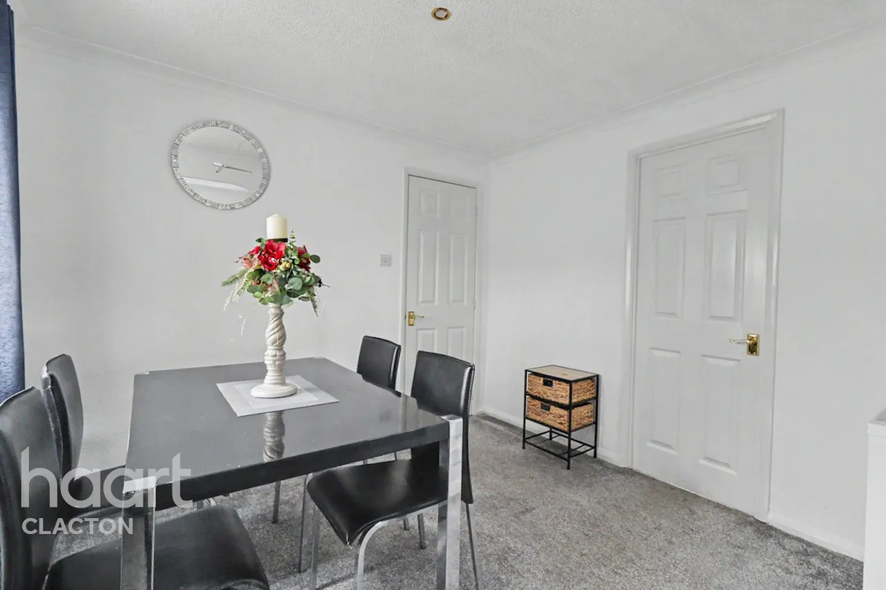St Osyth Road East, Clacton-On-Sea, CO16, photo 4