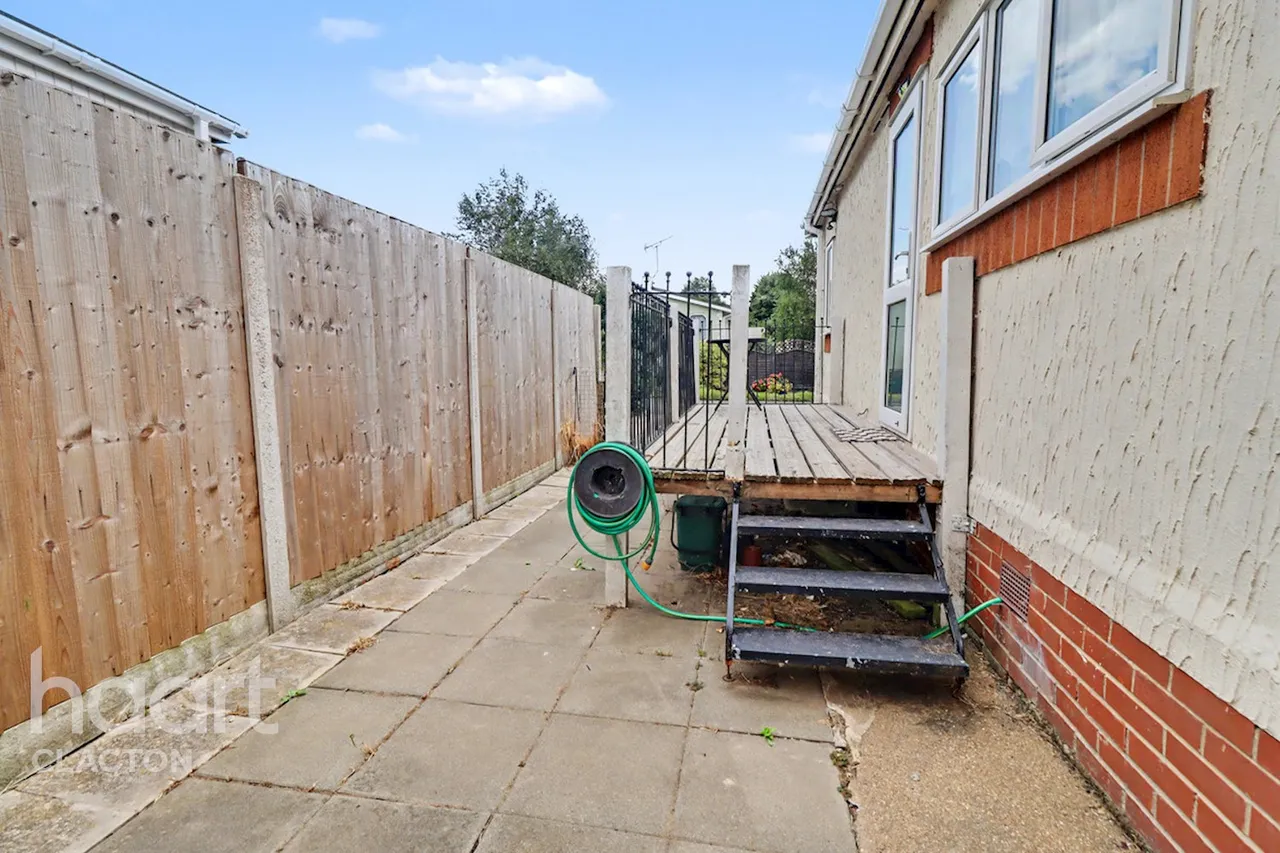 St Osyth Road East, Clacton-On-Sea, CO16, photo 14