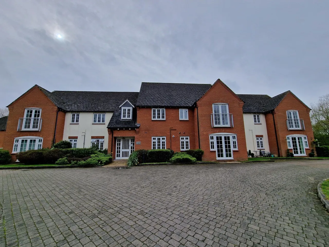 2 bed flat to rent, Old Stafford Road, Cross Green, WV10