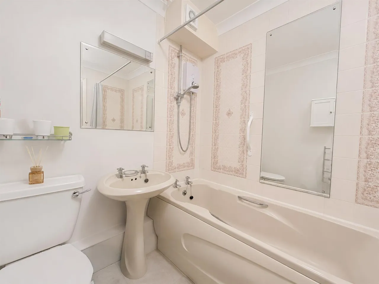 Terminus Road, Bexhill-On-Sea, TN39 3LL, photo 6