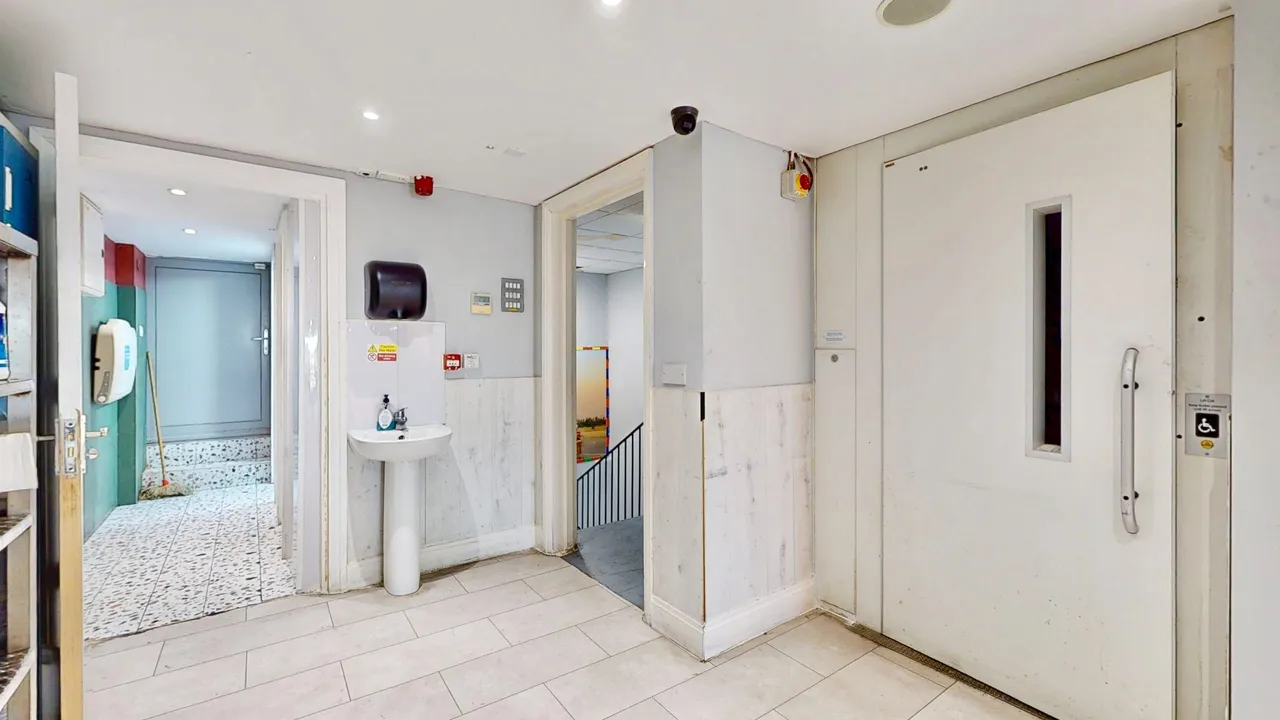 The Broadway, Southall, UB1, photo 40