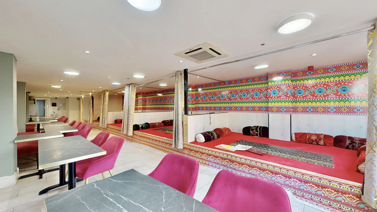 The Broadway, Southall, UB1, photo 22