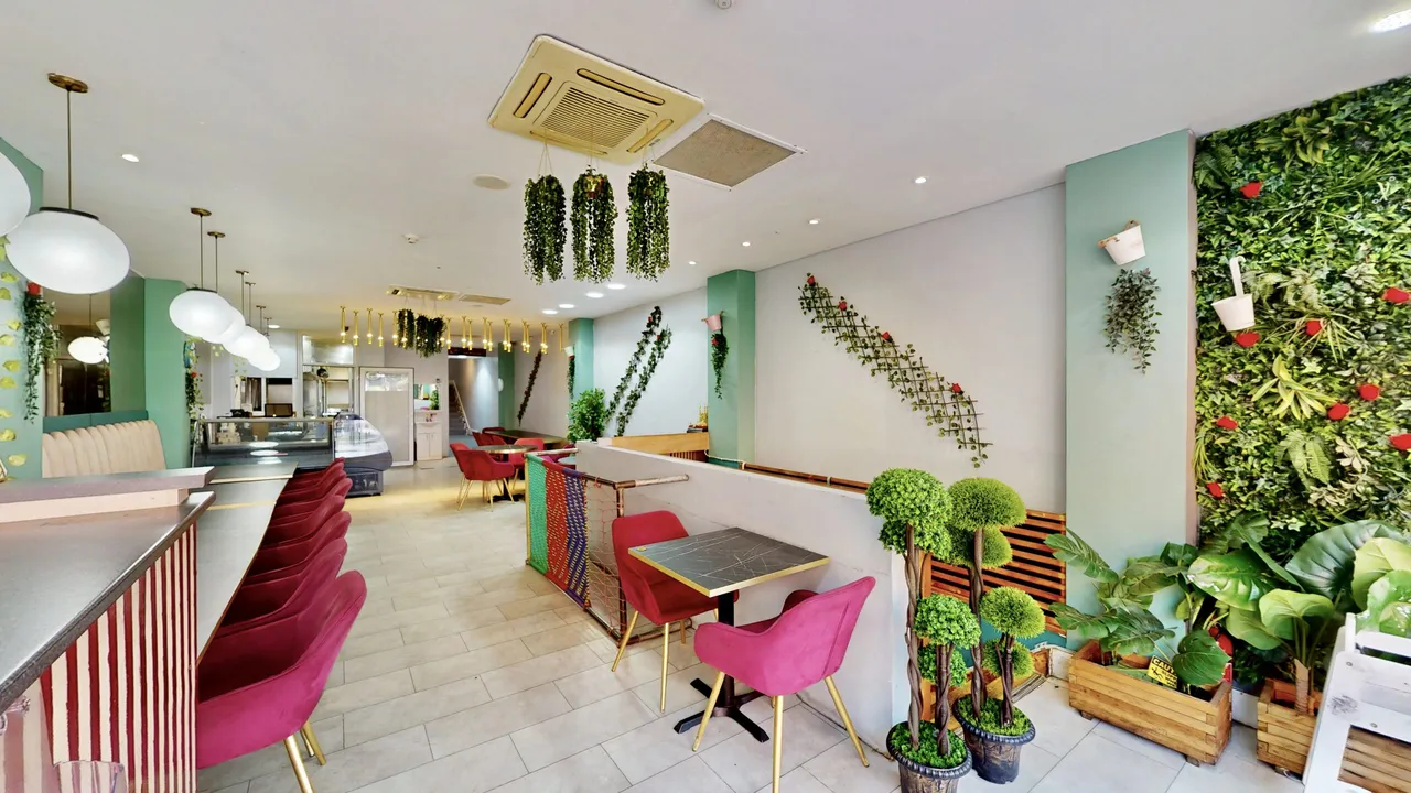 The Broadway, Southall, UB1, photo 8