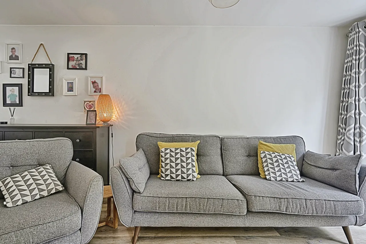 Bakestones Avenue, Oldham, OL3, photo 7