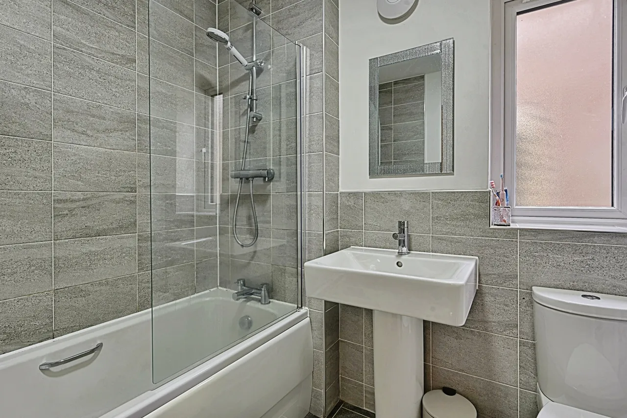 Bakestones Avenue, Oldham, OL3, photo 12