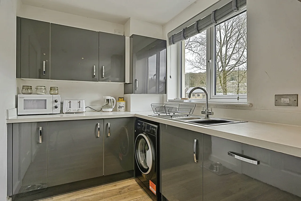 Bakestones Avenue, Oldham, OL3, photo 2