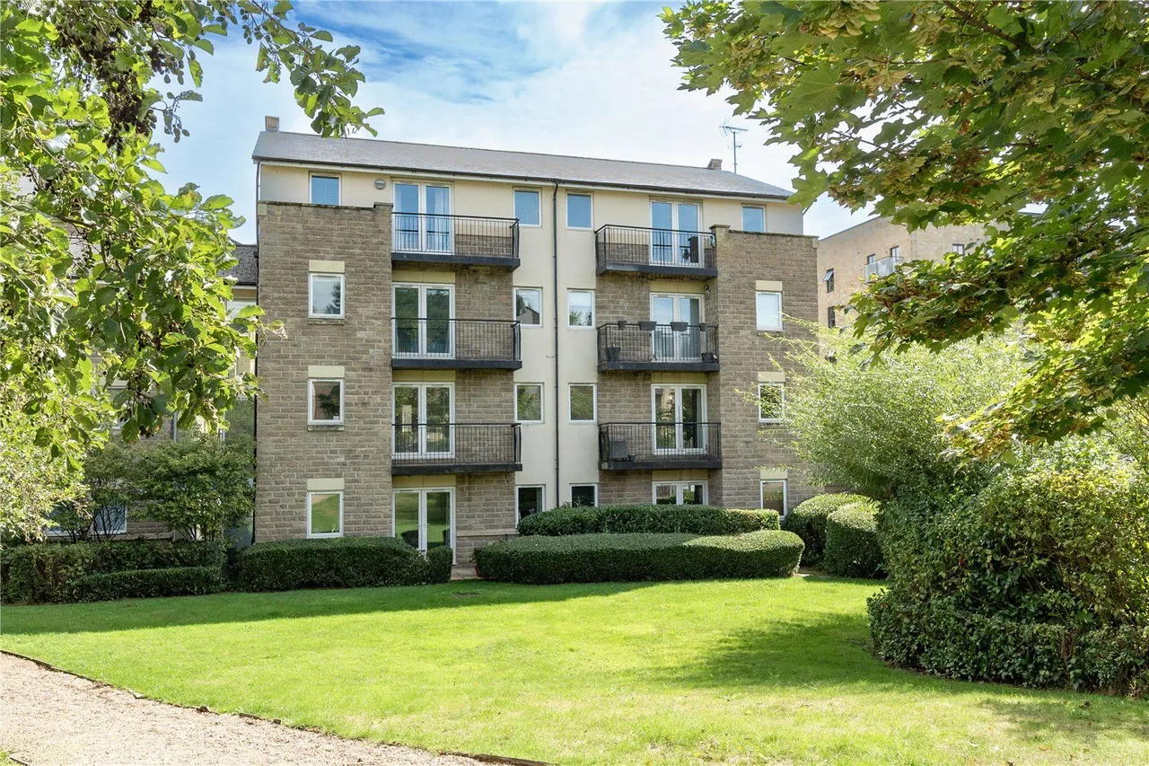 2 bed flat for sale, Cornmill View, Horsforth, LS18