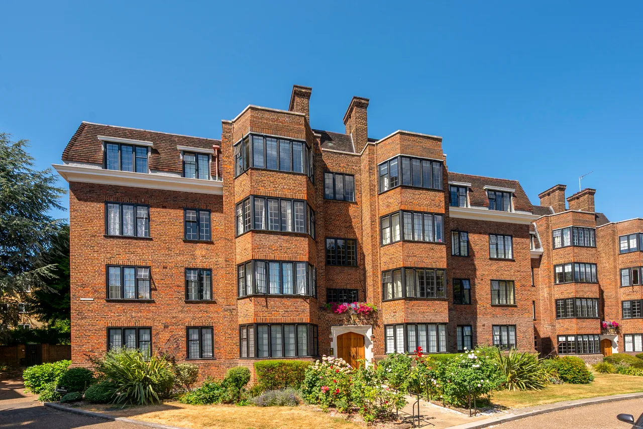 3 bed flat for sale, London, SW15