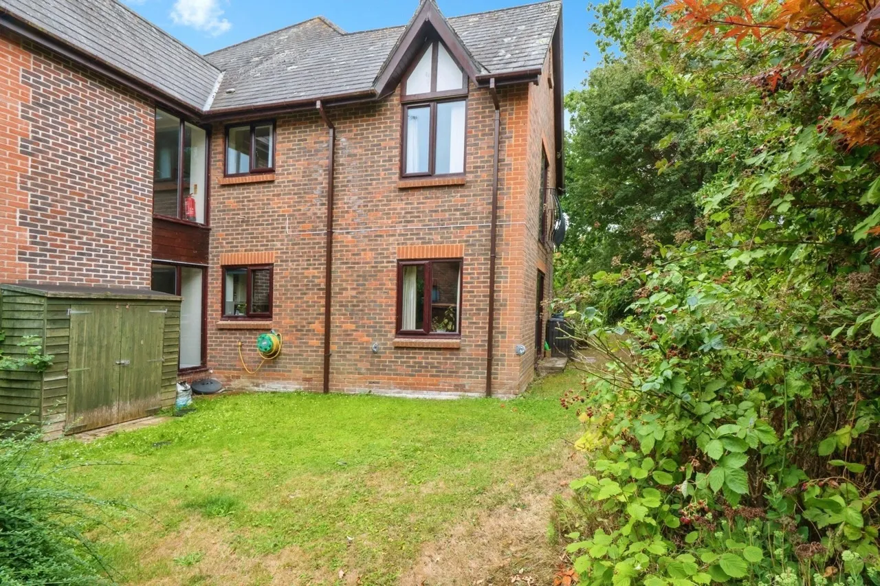 Old Parsonage Court, Otterbourne, SO21, photo 4