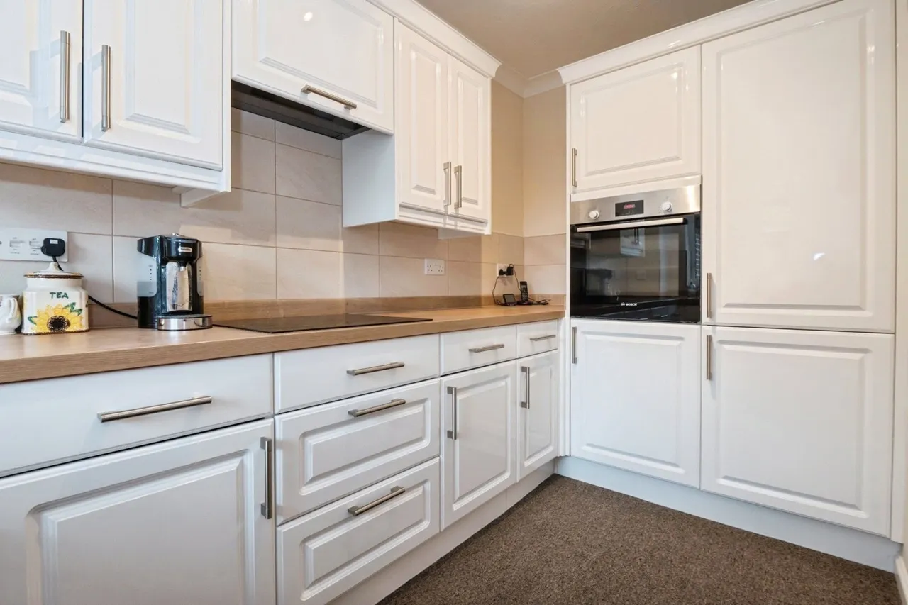 Old Parsonage Court, Otterbourne, SO21, photo 11