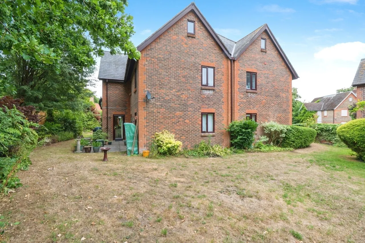 Old Parsonage Court, Otterbourne, SO21, photo 8