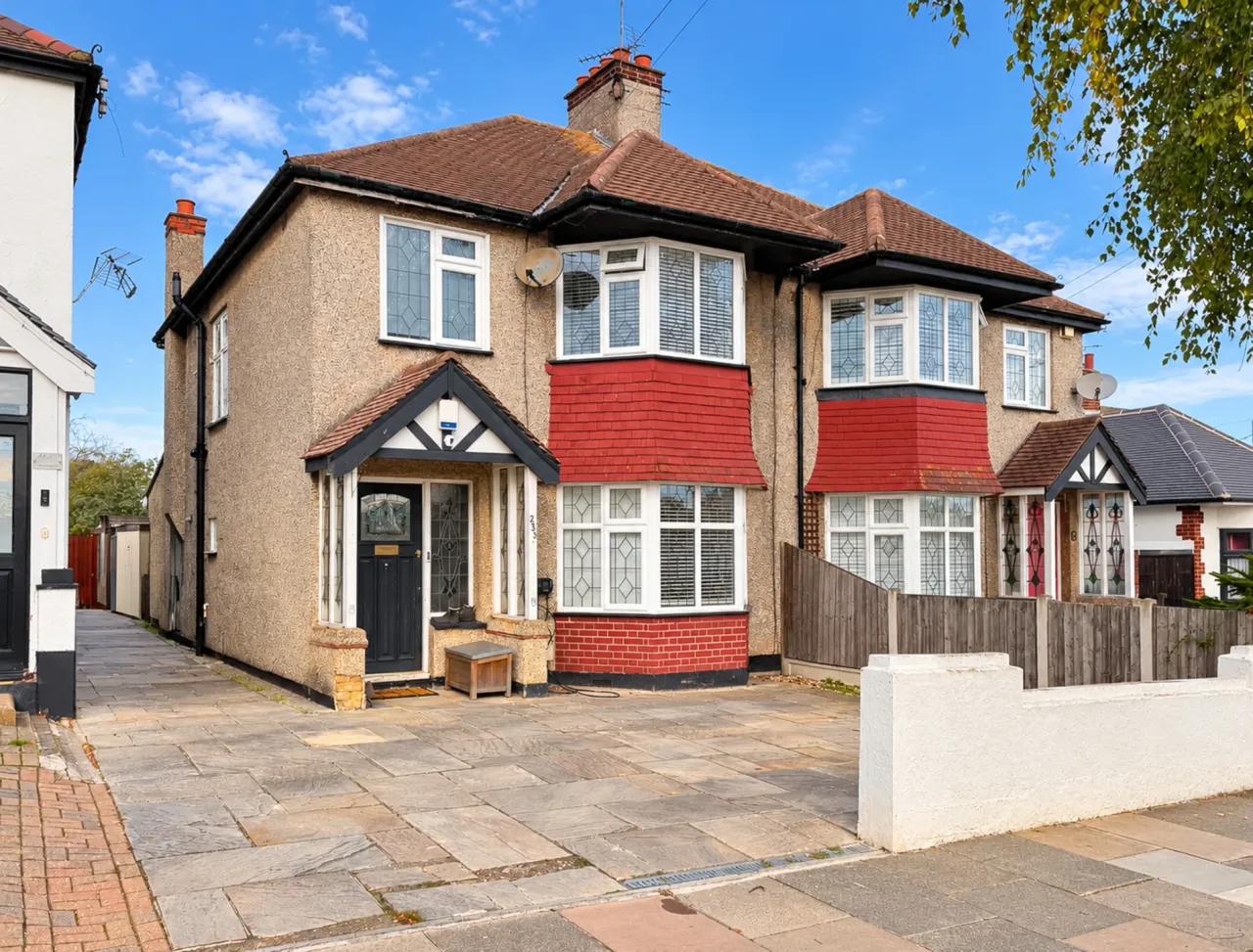 3 bed property for sale, Elmsleigh Drive, Leigh-on-sea, SS9