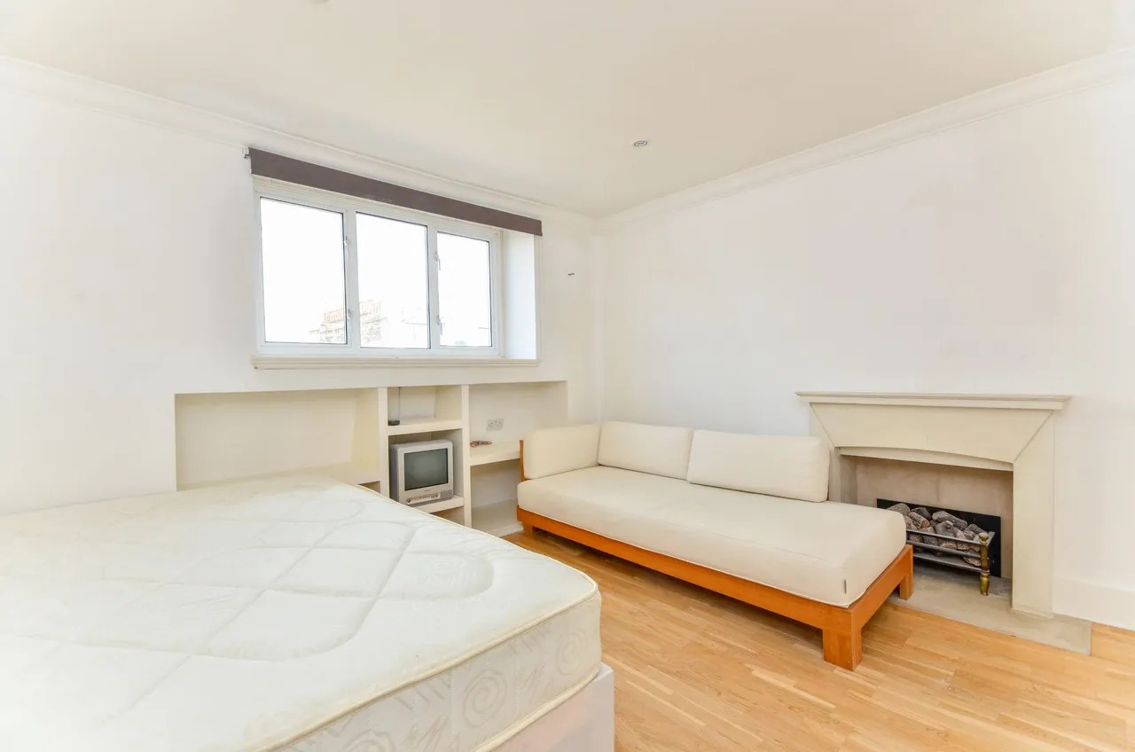 Flat 6, 56 Hogarth Road, London, photo 2