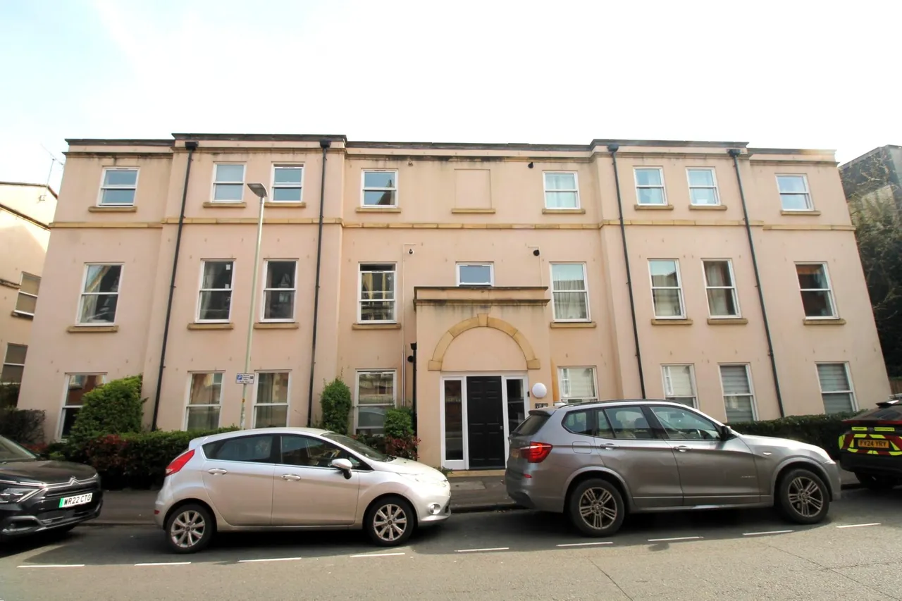 2 bed flat for sale, Dunalley Street, Cheltenham, GL50