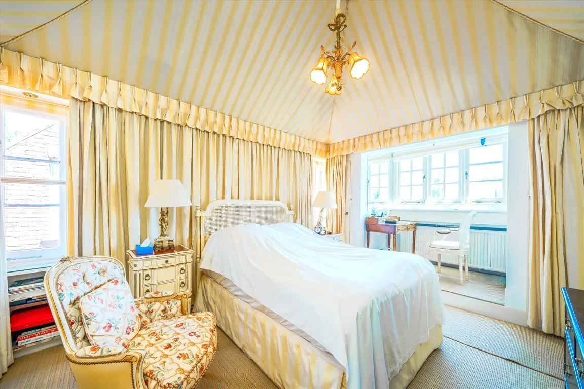 Queen Annes Gardens, W4, photo 10